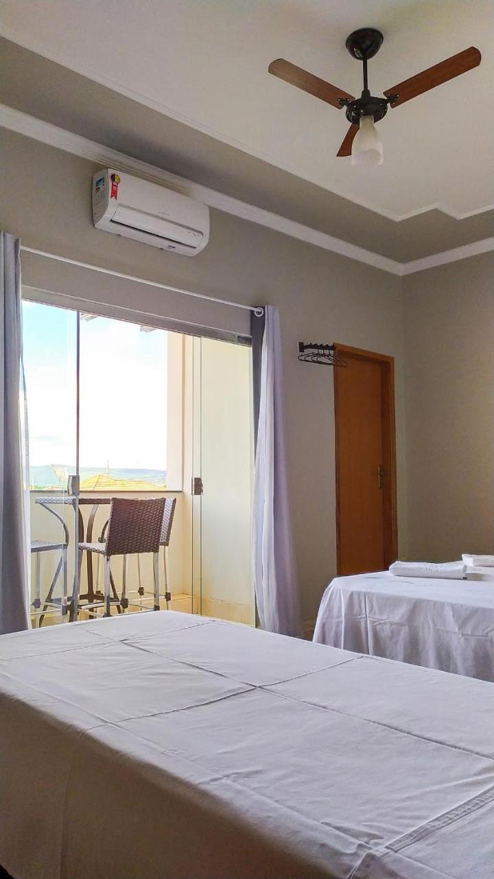 Pouso Oliveira Suites Сан-Жуан-Батиста-ду-Глория Экстерьер фото