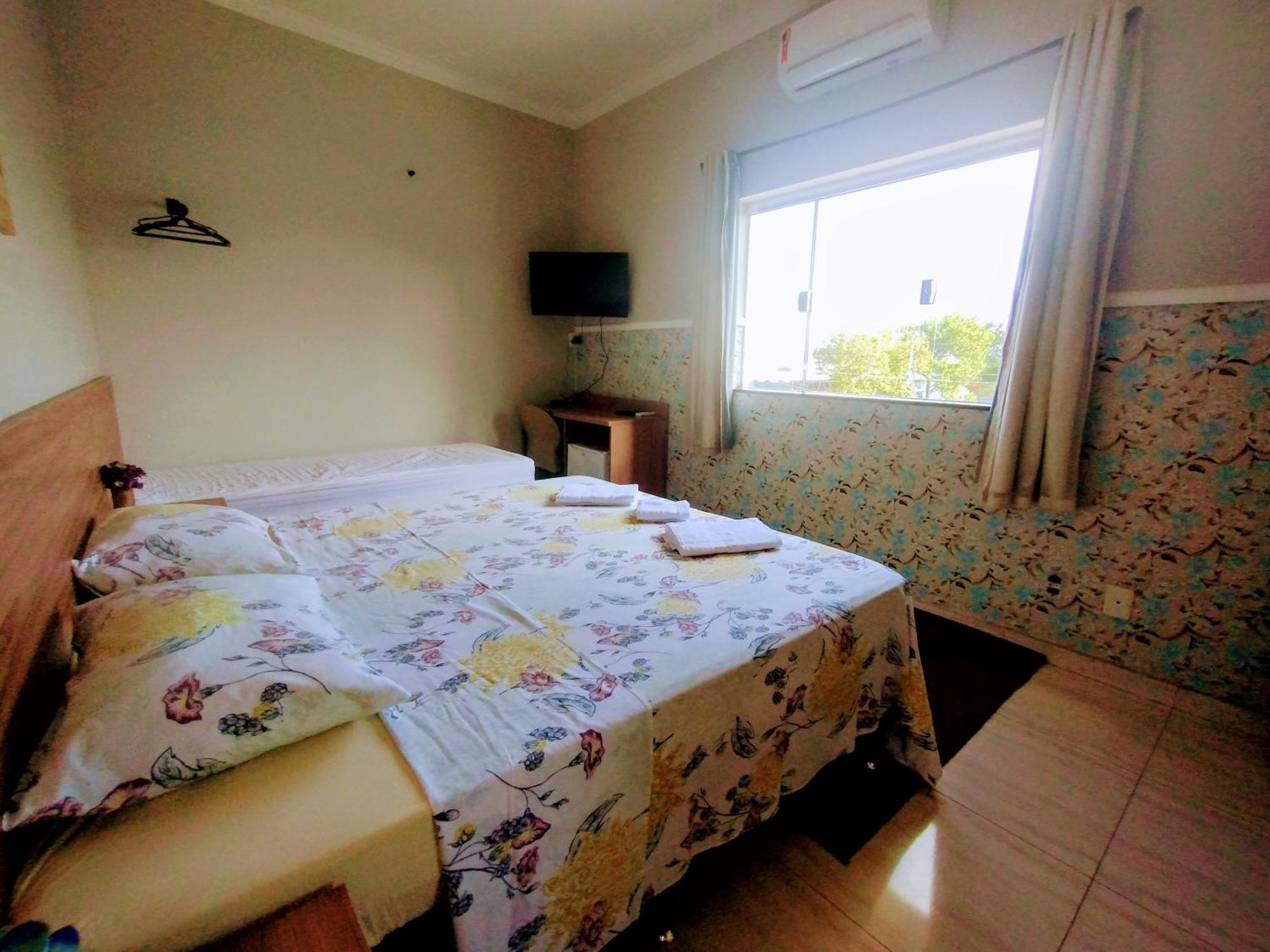 Pouso Oliveira Suites Сан-Жуан-Батиста-ду-Глория Экстерьер фото